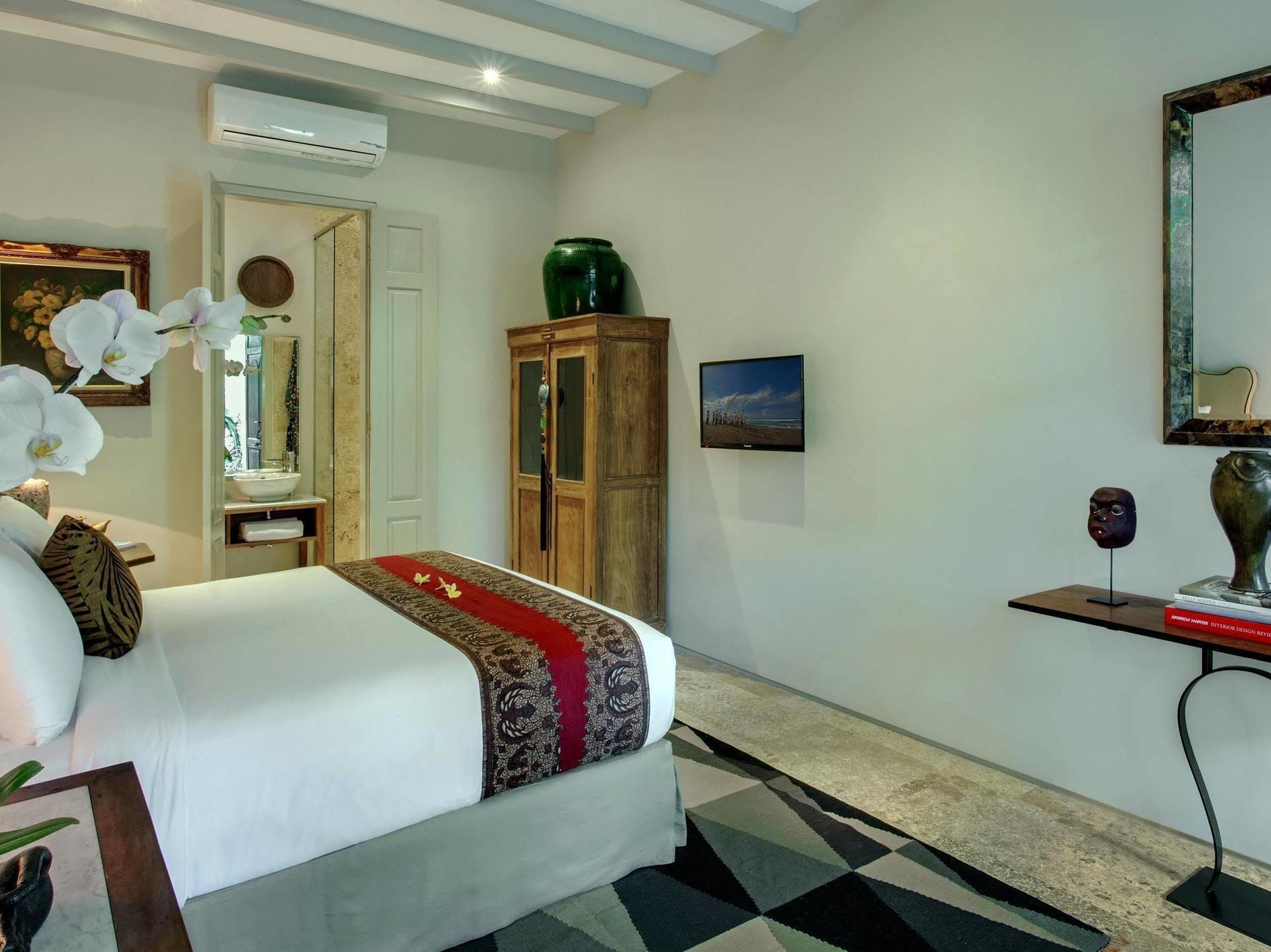 Room & Vespa 3 Семиньяк Экстерьер фото